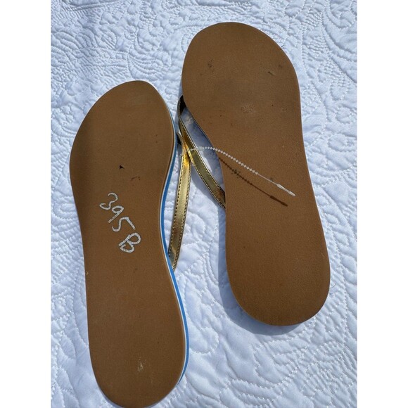 NEW Lilly Pulitzer Target My Fans Flip Flops Women Gold Straps w/Pink & Blue - Picture 3 of 4